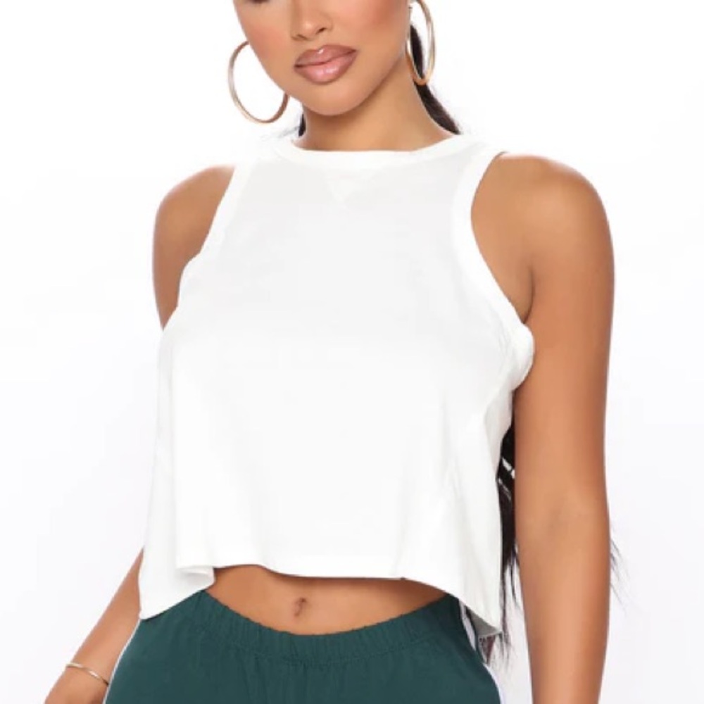Cropped muscle tank NWOT